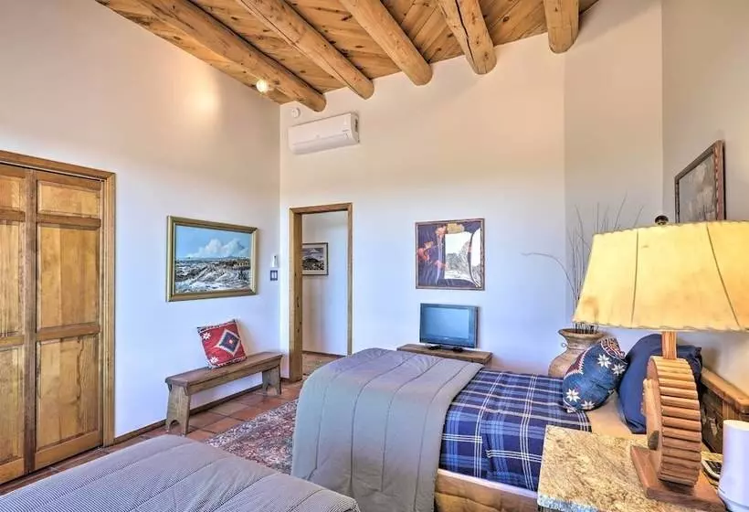 Santa Fe Sanctuary With Views At Every Turn