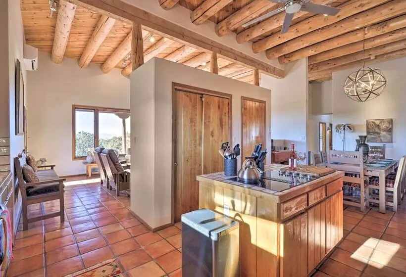 Santa Fe Sanctuary With Views At Every Turn