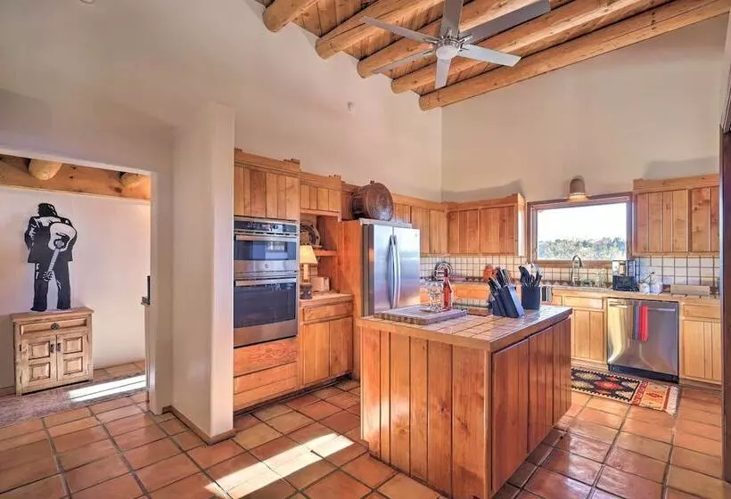 Santa Fe Sanctuary With Views At Every Turn