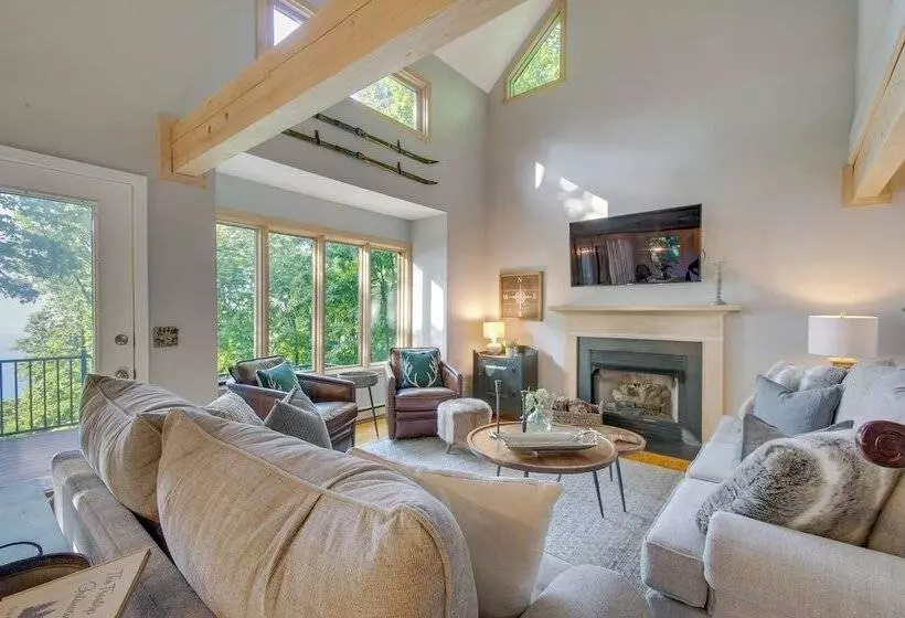 Serene Hideaway With Views, 1 Mi To Hike & Ski!