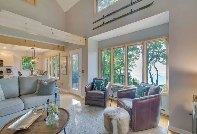 Serene Hideaway With Views, 1 Mi To Hike & Ski!