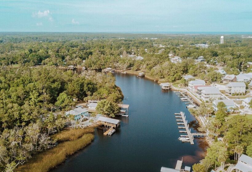 Serene Steinhatchee River Home W/ Boat Dock