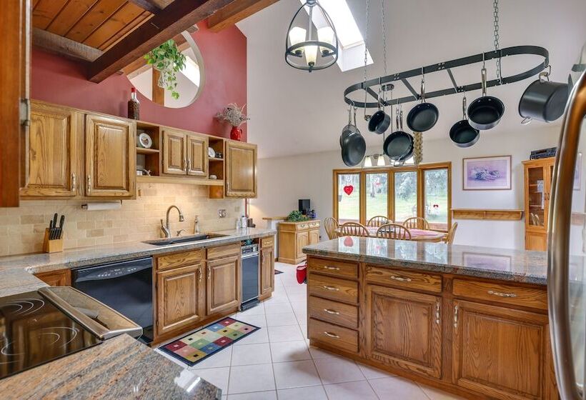 Silver Plume Mountain Haven With Views & Deck!