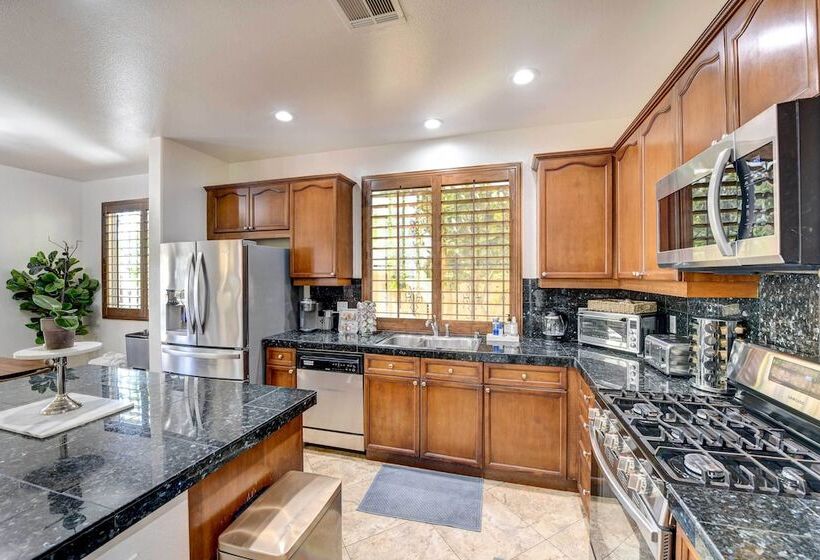 Indio Home W/ Pool & Hot Tub, 3 Mi To Coachella