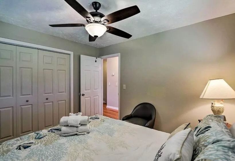 Spacious Mount Pleasant Home: 5 Mi To Beach