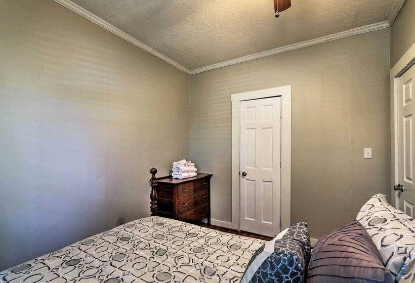 Spacious Mount Pleasant Home: 5 Mi To Beach