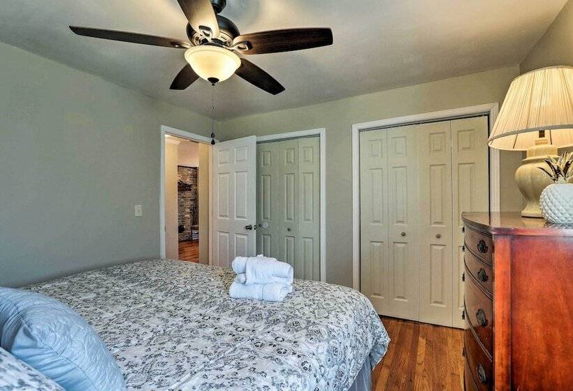 Spacious Mount Pleasant Home: 5 Mi To Beach