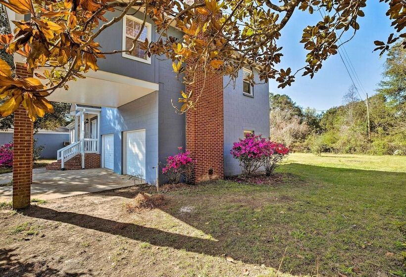 Spacious Mount Pleasant Home: 5 Mi To Beach