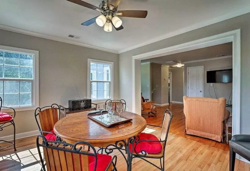 Spacious Mount Pleasant Home: 5 Mi To Beach