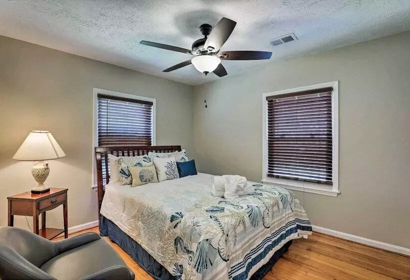 Spacious Mount Pleasant Home: 5 Mi To Beach