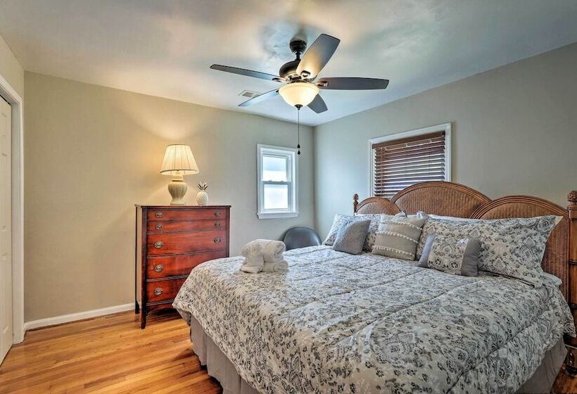 Spacious Mount Pleasant Home: 5 Mi To Beach