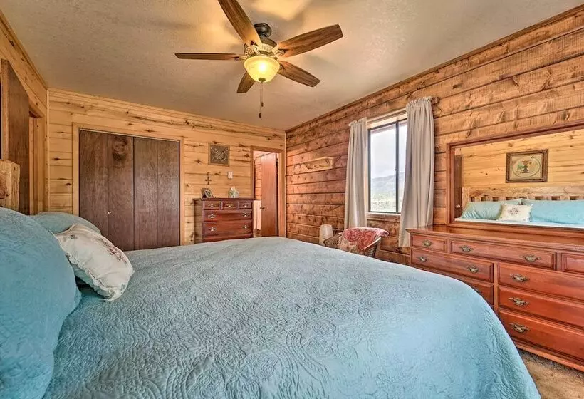 Sprawling Mountain View Cabin: 5 Mi To Mesa Verde