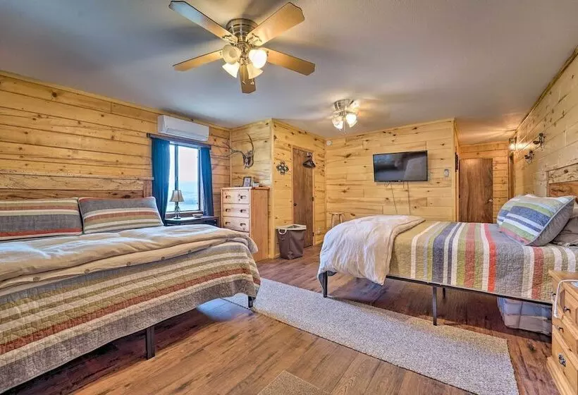 Sprawling Mountain View Cabin: 5 Mi To Mesa Verde