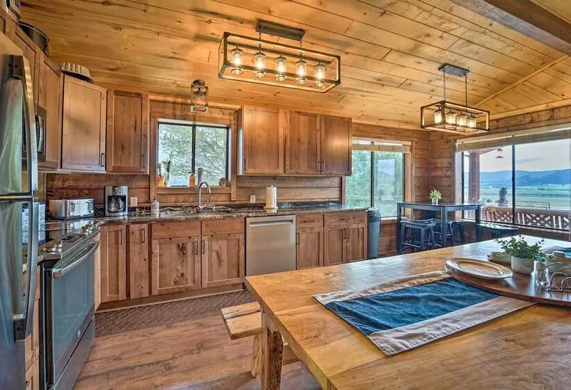 Sprawling Mountain View Cabin: 5 Mi To Mesa Verde