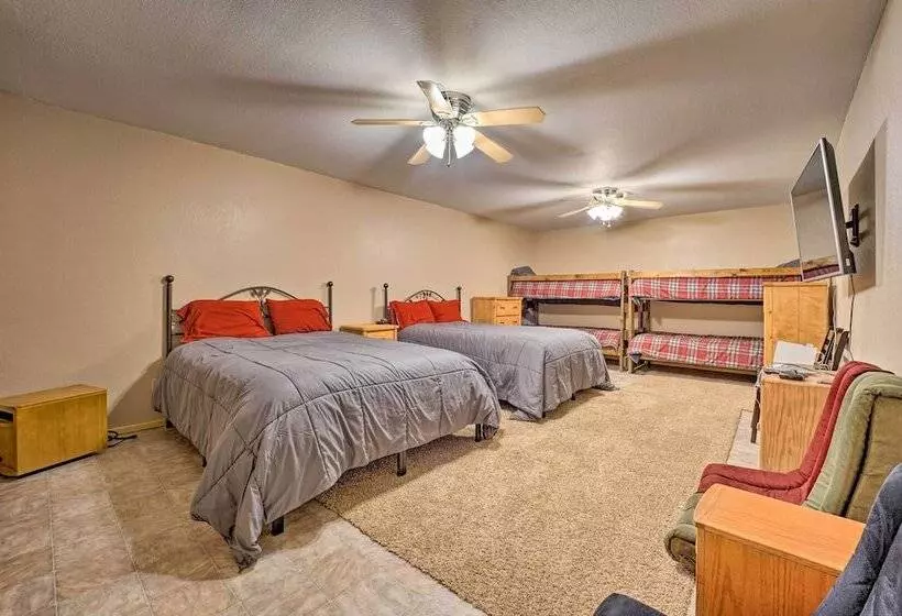 Sprawling Mountain View Cabin: 5 Mi To Mesa Verde