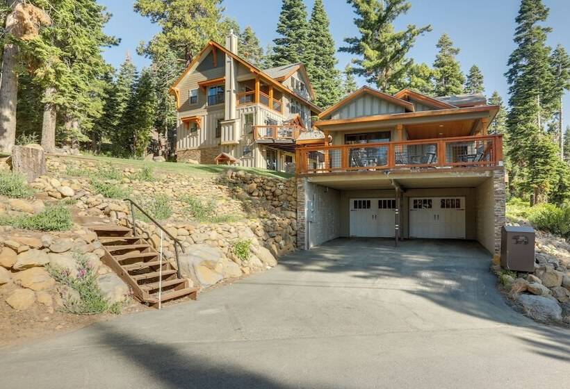 Stunning Luxury Home W/ Lake Tahoe Views & Hot Tub