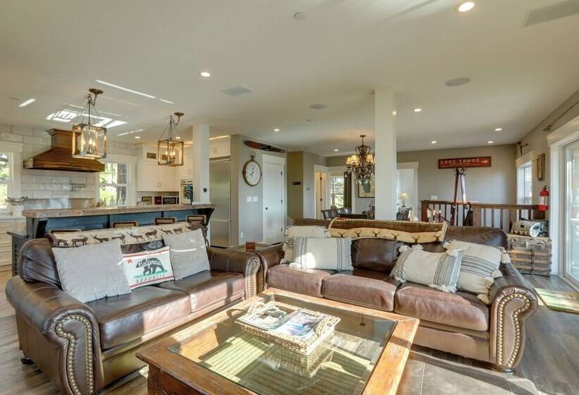 Stunning Luxury Home W/ Lake Tahoe Views & Hot Tub