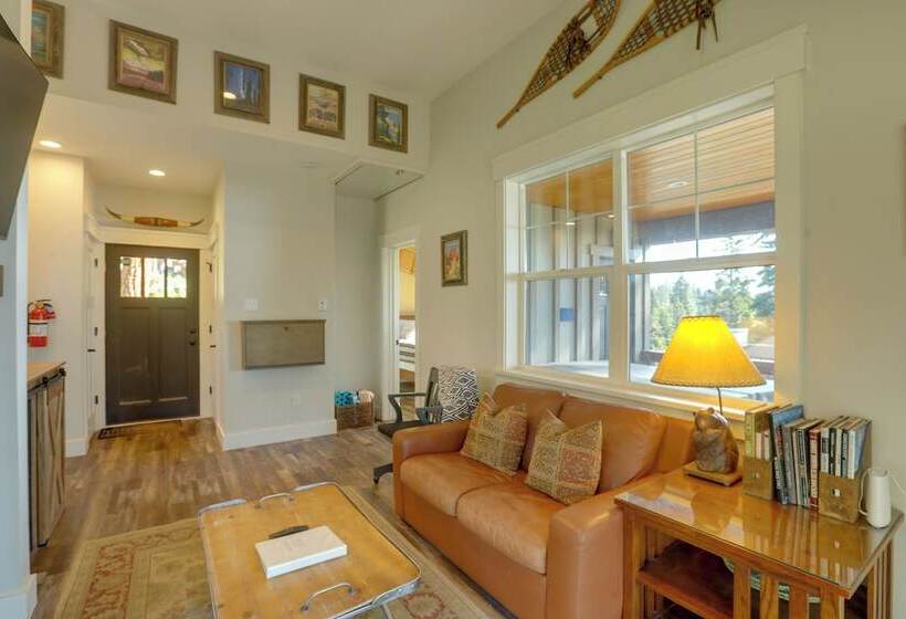 Stunning Luxury Home W/ Lake Tahoe Views & Hot Tub