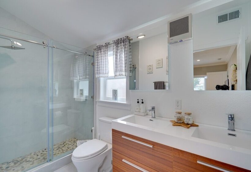 Sun Soaked Livermore Gem With Patio & Fire Pit!