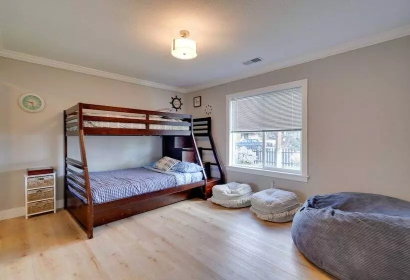 Sun Soaked Livermore Gem With Patio & Fire Pit!