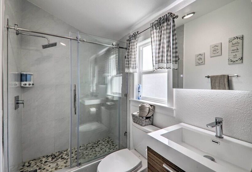 Sun Soaked Livermore Gem With Patio & Fire Pit!