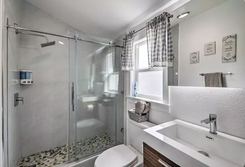 Sun Soaked Livermore Gem With Patio & Fire Pit!