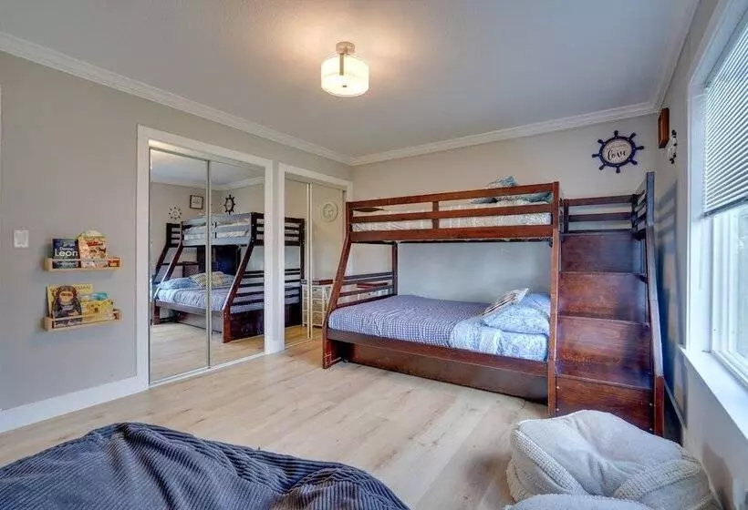 Sun Soaked Livermore Gem With Patio & Fire Pit!