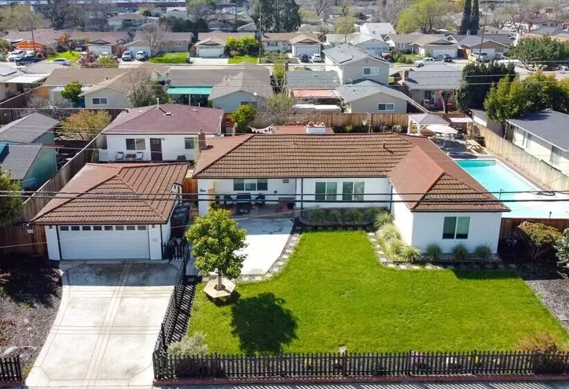 Sun Soaked Livermore Gem With Patio & Fire Pit!
