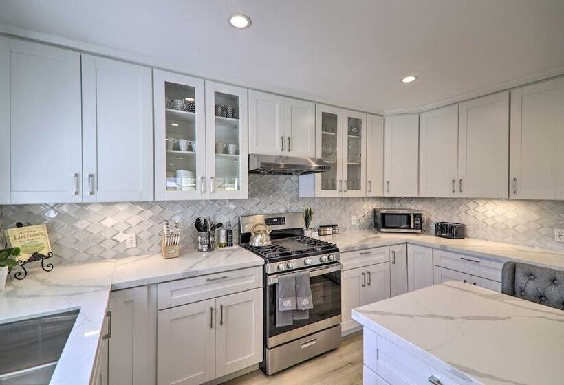 Sun Soaked Livermore Gem With Patio & Fire Pit!