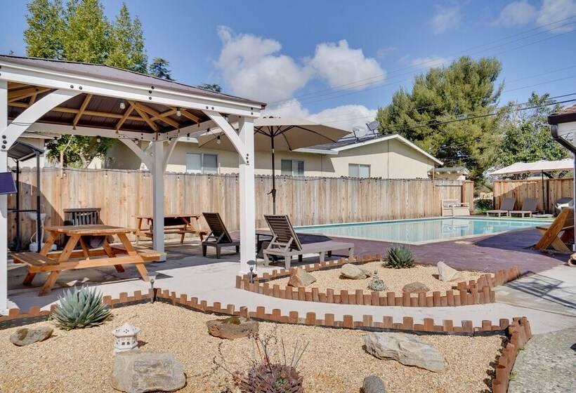 Sun Soaked Livermore Gem With Patio & Fire Pit!