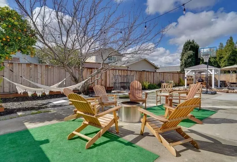 Sun Soaked Livermore Gem With Patio & Fire Pit!