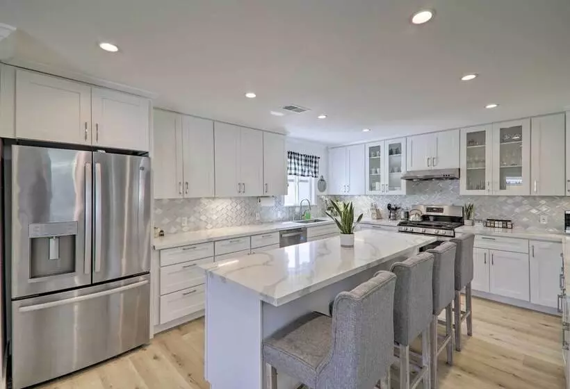 Sun Soaked Livermore Gem With Patio & Fire Pit!