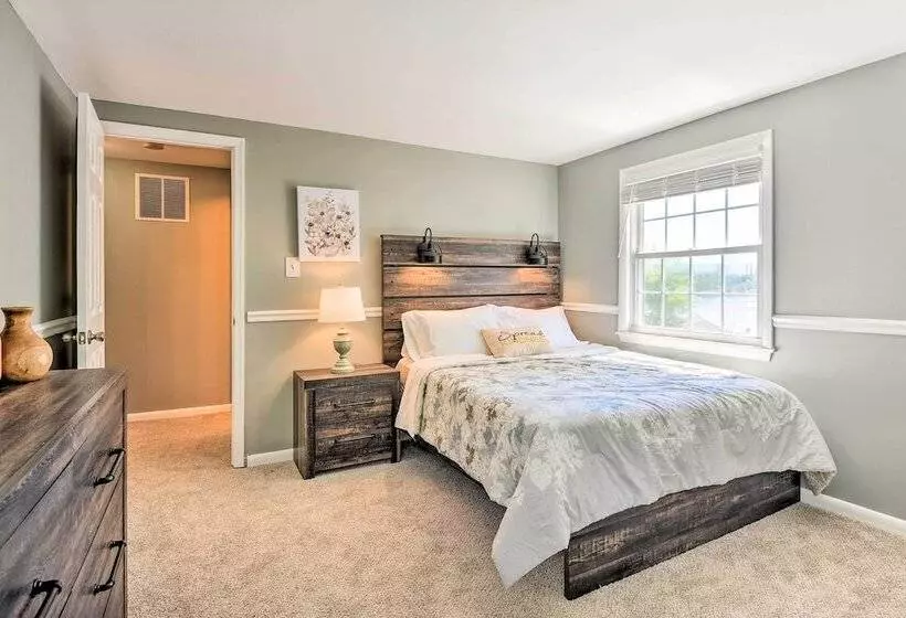 Sunny Glen Burnie Home   On Site Water Access