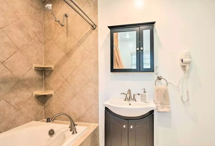 Sunny Glen Burnie Home   On Site Water Access