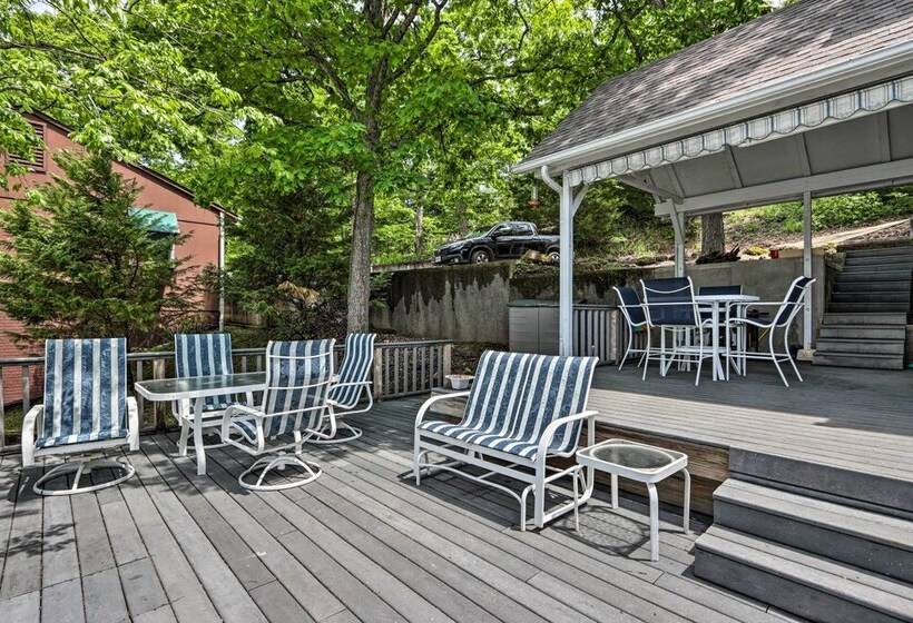 Sunny Providence Cottage Retreat W/ Dock, Kayaks