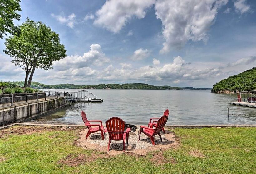 Sunny Providence Cottage Retreat W/ Dock, Kayaks