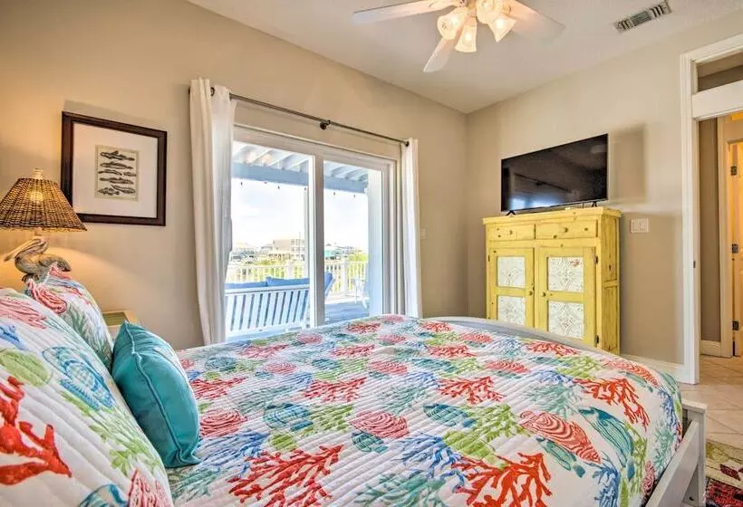 The  Summer Breeze  Retreat   Near Navarre Beach!