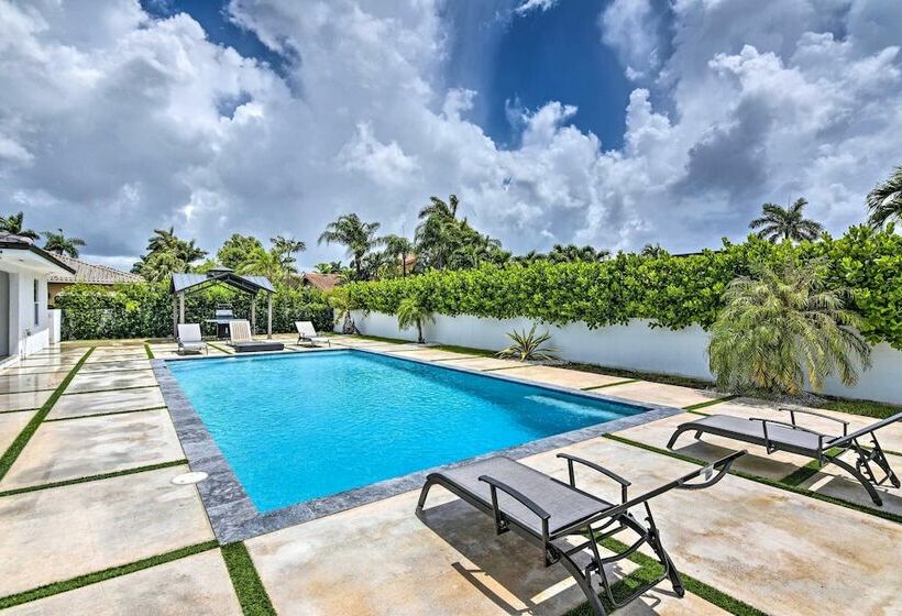 Upscale Miami Escape: 20 Mi To South Beach!