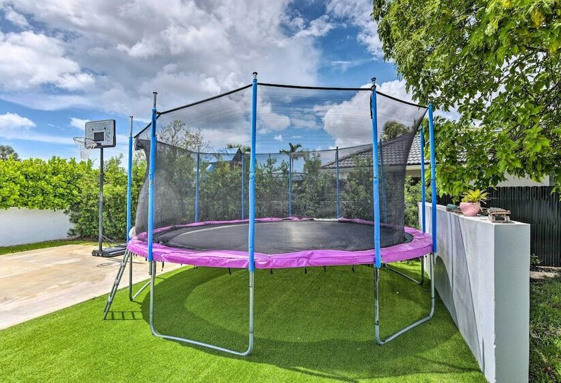 Upscale Miami Escape: 20 Mi To South Beach!