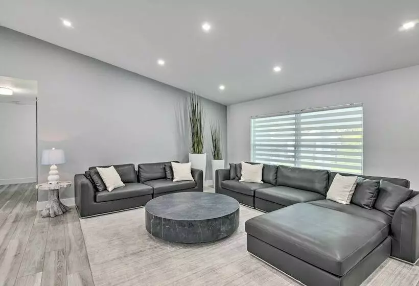 Upscale Miami Escape: 20 Mi To South Beach!