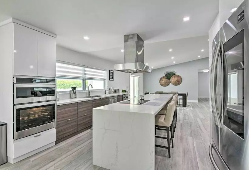 Upscale Miami Escape: 20 Mi To South Beach!