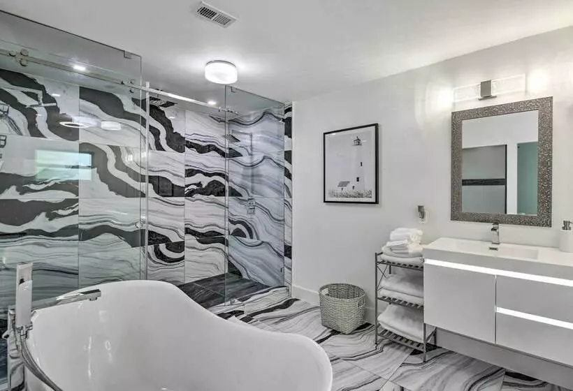 Upscale Miami Escape: 20 Mi To South Beach!