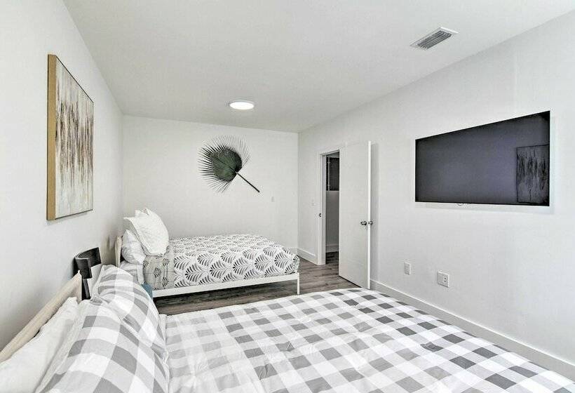 Upscale Miami Escape: 20 Mi To South Beach!