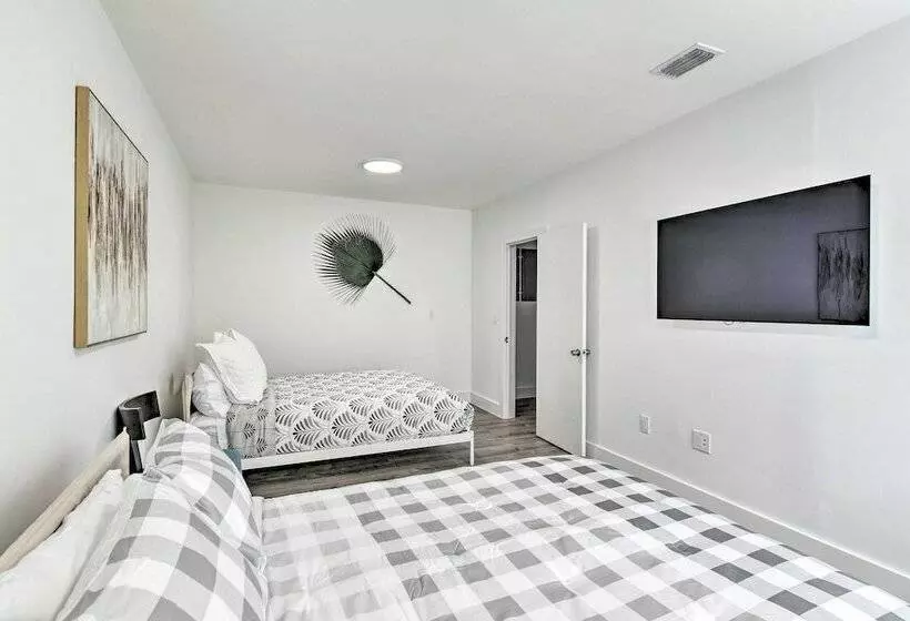 Upscale Miami Escape: 20 Mi To South Beach!