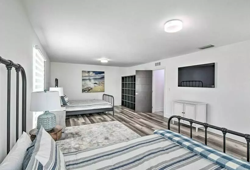 Upscale Miami Escape: 20 Mi To South Beach!