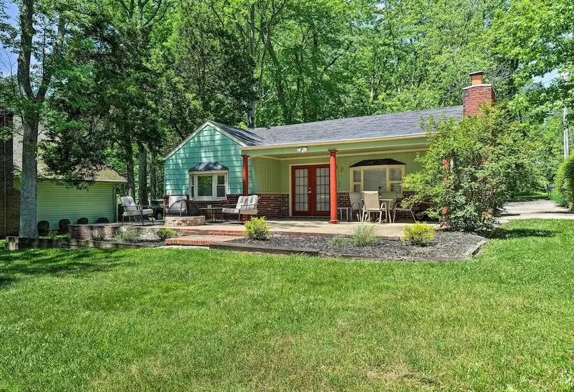 Waterfront Annapolis Home: Fire Pit & Fishing Pier