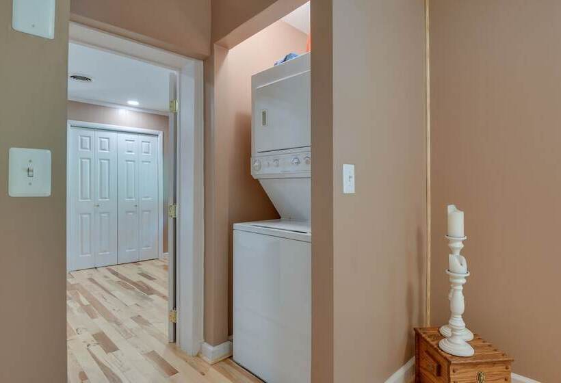 Waterfront Annapolis Home: Fire Pit & Fishing Pier