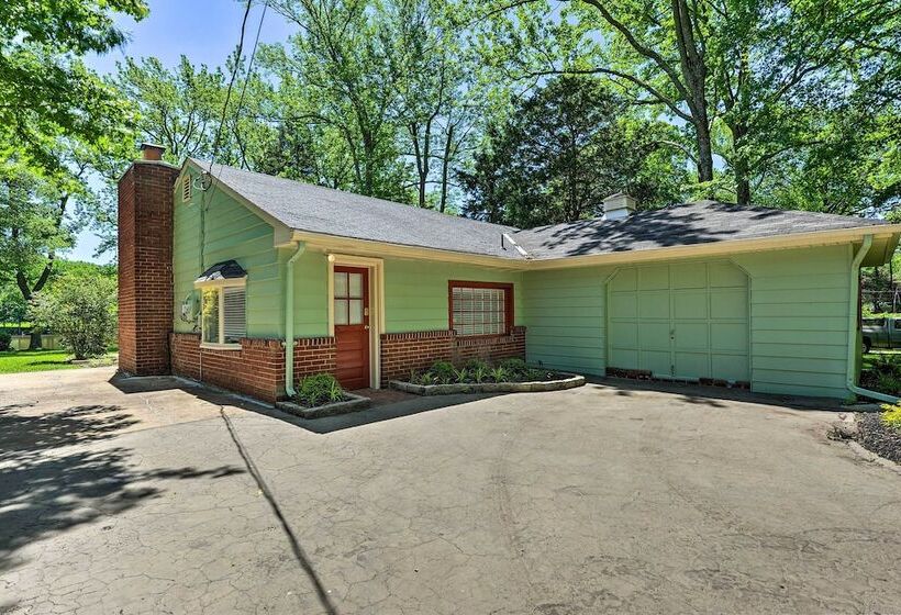 Waterfront Annapolis Home: Fire Pit & Fishing Pier