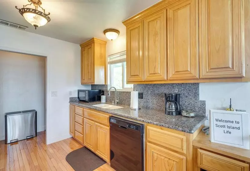 Waterfront Bethel Island Home W/ Dock & Slip