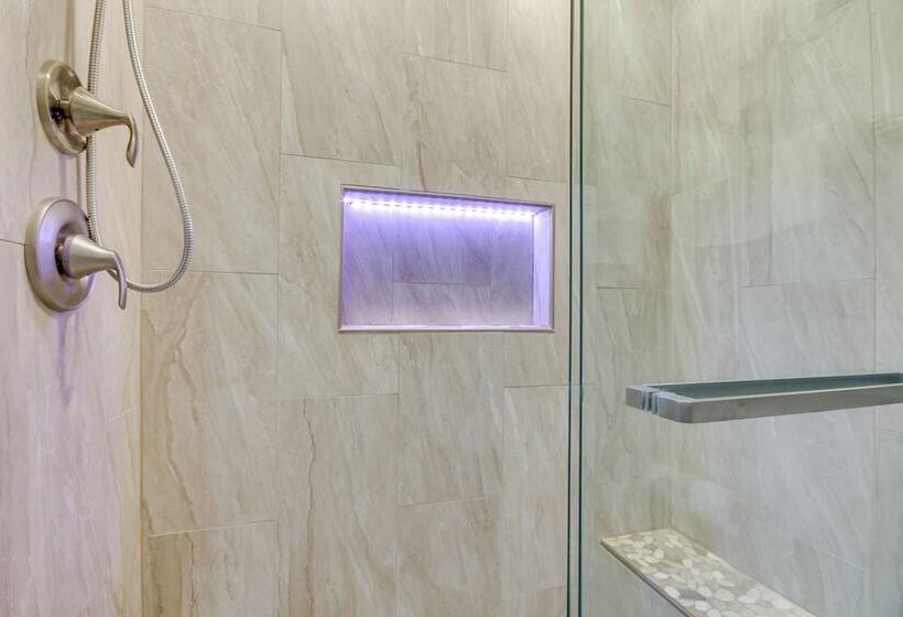 Waterfront Lakehouse W/ Private Dock & Fire Pit!